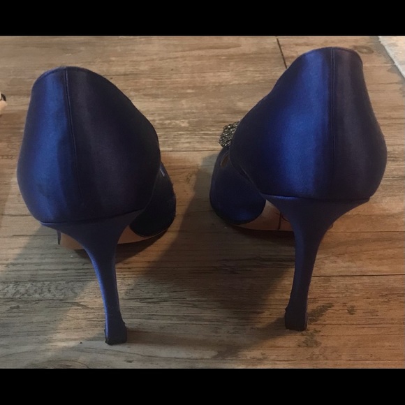 **Authentic Manolo Blahnik Blue Hangisi Sex & The City Heels!! - Picture 2 of 10